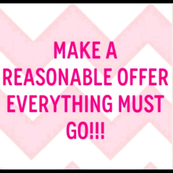 Everything must go - Picture 1 of 1